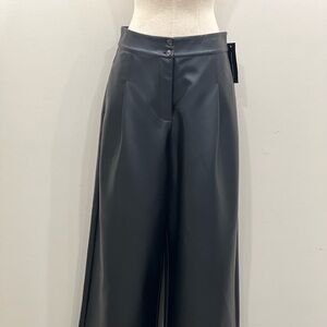 Chic Black Wide-Leg Trousers